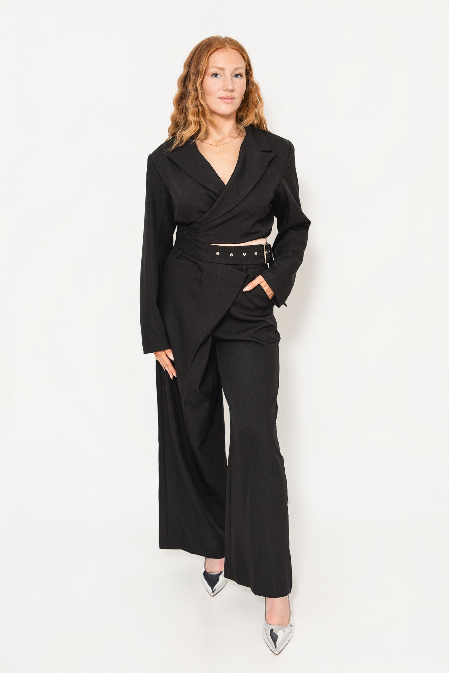 Black Open Back Cropped Blazer (part of a set)