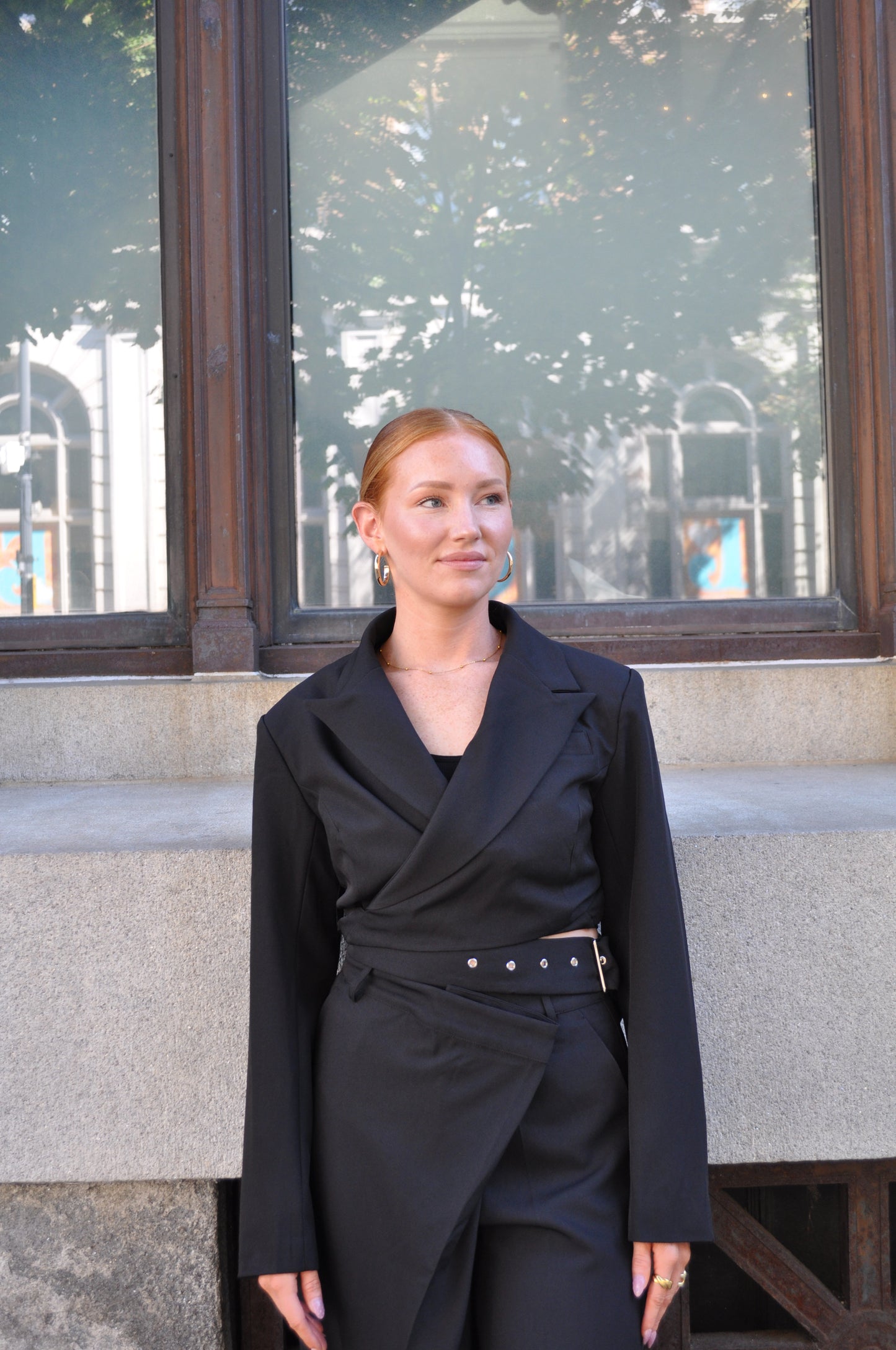 Black Open Back Cropped Blazer (part of a set)